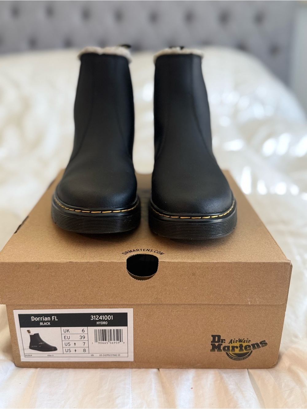 Dr. Martens Dorrian FL Black Hydro Leather Winter Boots NIB Size US W8/M7